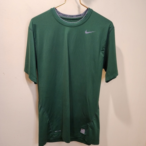 Nike men's Short Sleeves Athletic t-shirt size L - Picture 3 of 9